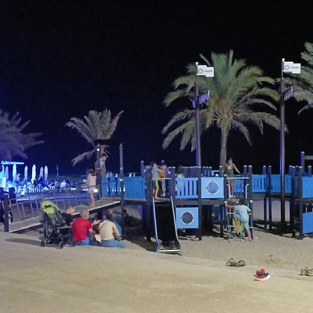 Mare De Deu, Vivienda Vacacional Para Familias Y Mayores De 25 Anos En El Grao De Gandia-Playa Playa de Gandia Экстерьер фото