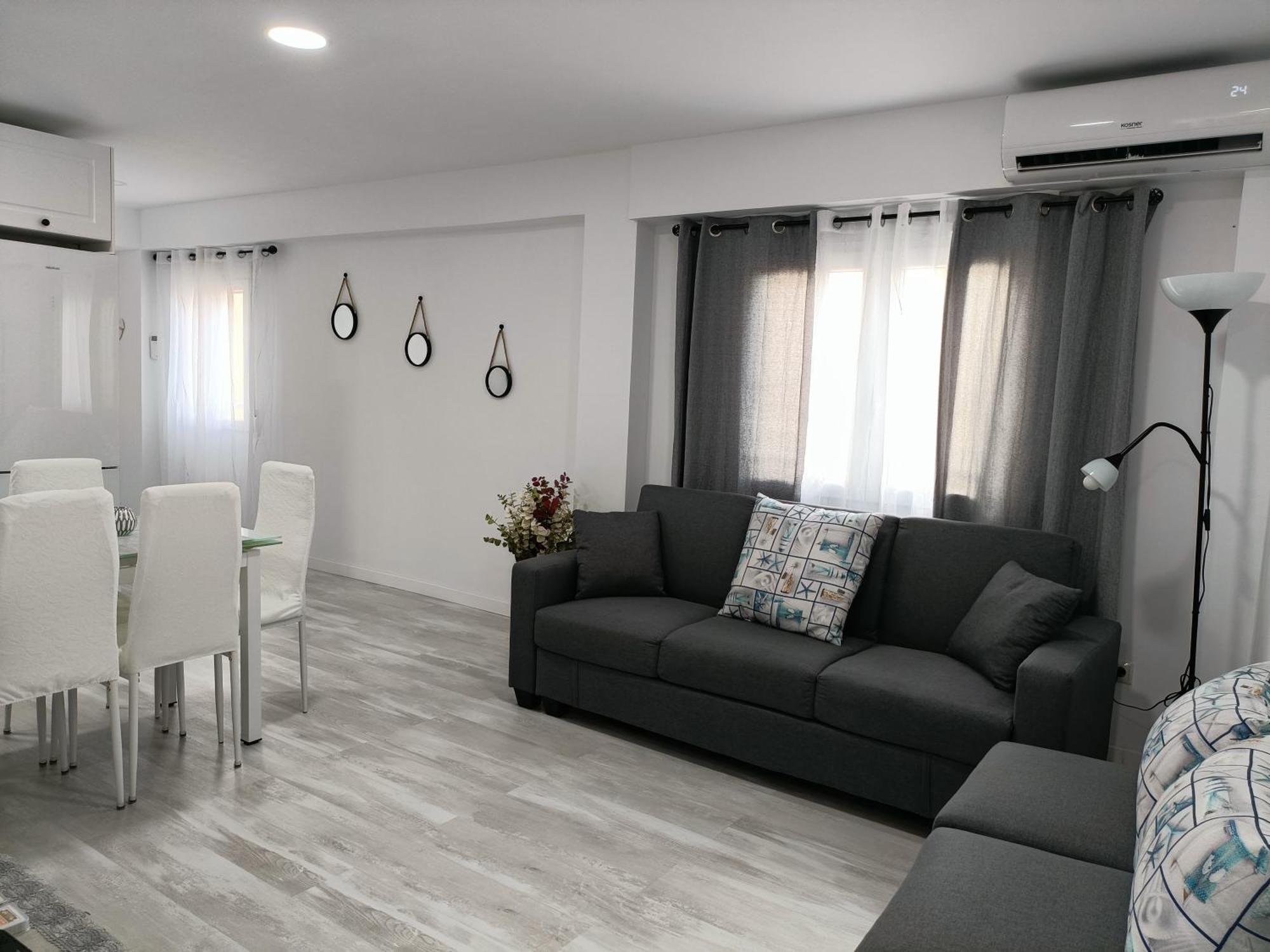 Mare De Deu, Vivienda Vacacional Para Familias Y Mayores De 25 Anos En El Grao De Gandia-Playa Playa de Gandia Экстерьер фото